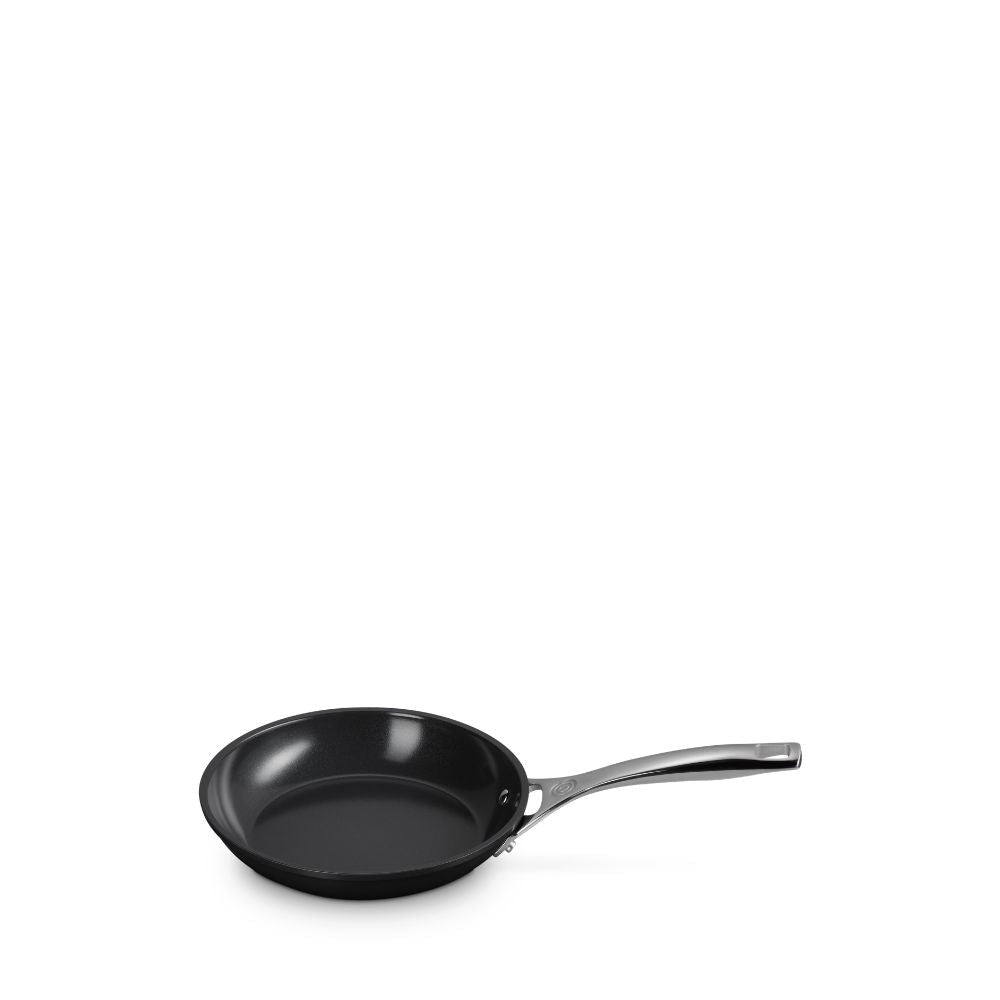 le-creuset-frying-pan-20cm-8177614